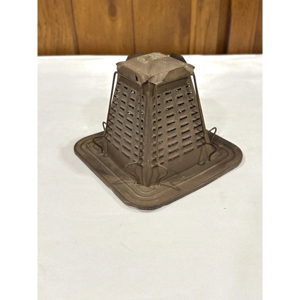VTG Camp Stove Campfire Stovetop Metal Toaster 4 Four Slice Primitive Antique